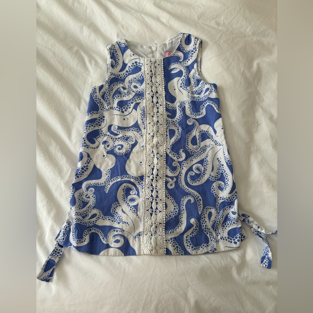 Girls Lilly Pulitzer classic shift in Octopus print. Size 4. GUC (see photos)